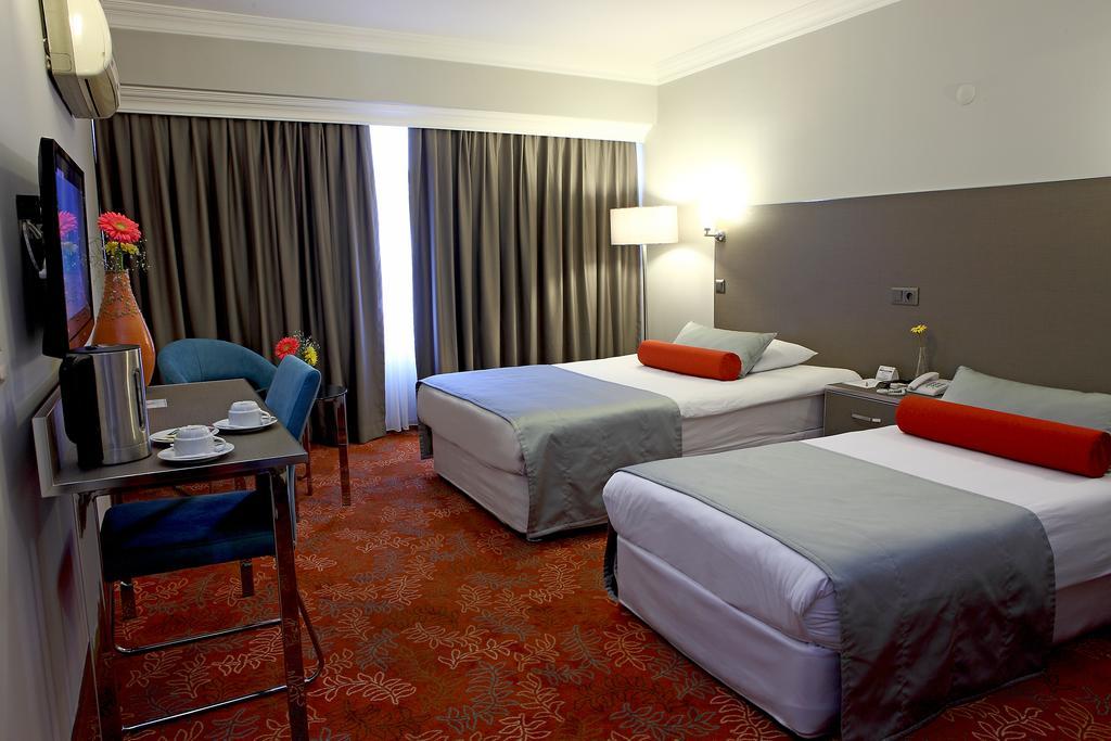 Arma Hotel Manisa Bagian luar foto